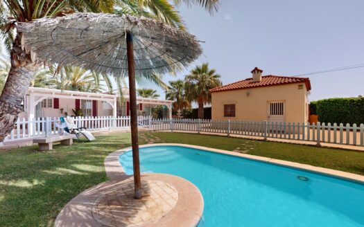 Venta de Finca Rústica en El Campello, Cerca del Mar y Servicios